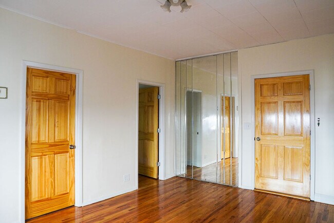 Foto del edificio - 2876 Randall Ave