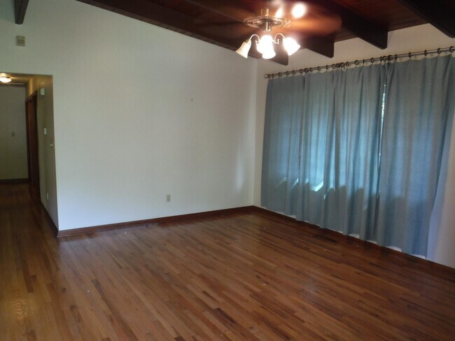Foto del edificio - 623 Voncile Ave