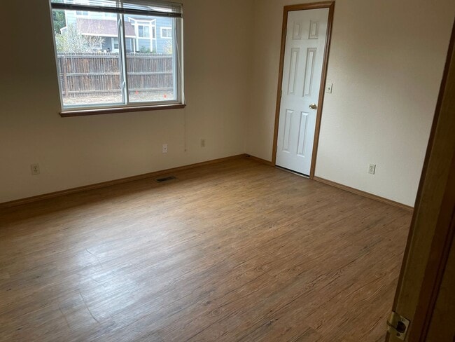 Foto del edificio - CHARMING 2BD RANCHER in SUNDOWN NEIGHBORHOOD - Security Deposit Waiver Available