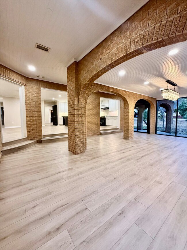 Foto del edificio - 300 Dunnam Ave