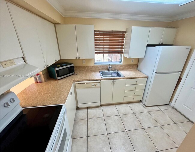 Building Photo - 8600 SW 109th Ave