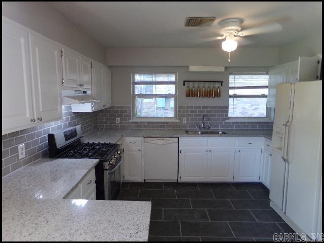 Building Photo - 511 Nevada Dr