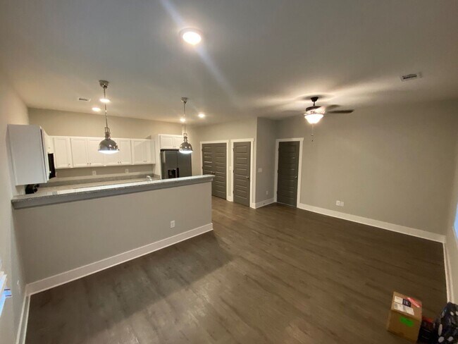 Foto del edificio - PRE-LEASING FOR AUGUST 10TH, 2026! NEW CONSTRUCTION!