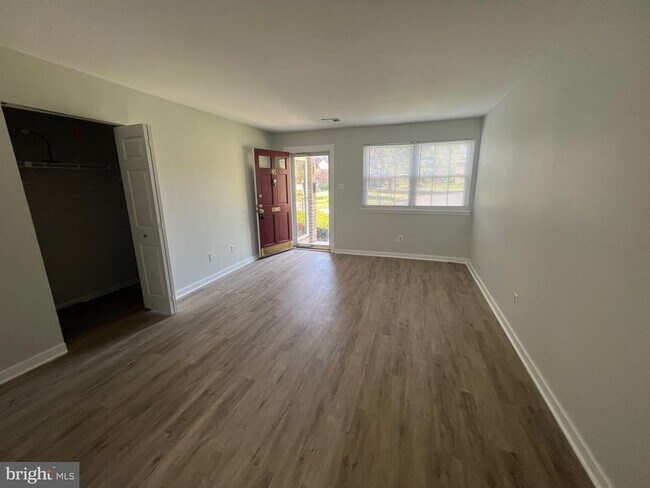 Foto del edificio - 46 Turtle Creek Dr