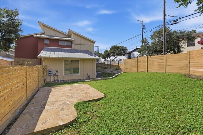 Building Photo - 4124 Valley View Rd