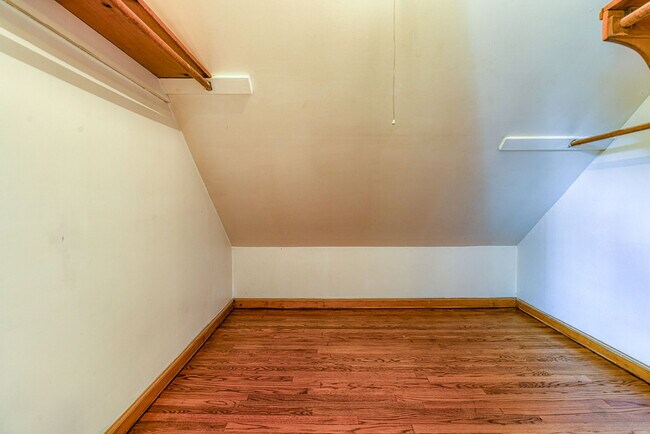 Bedroom 1-walk-in closet - 579 E Woodbridge Ave