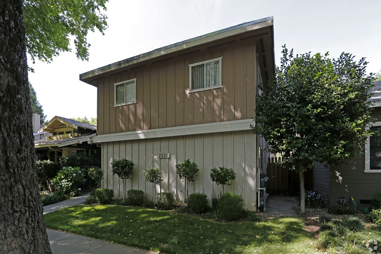 Building Photo - 2321 D St