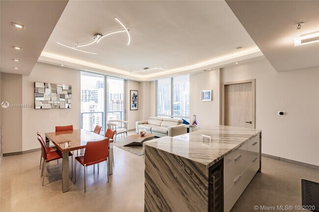 Foto del edificio - 1010 SW 2nd Ave