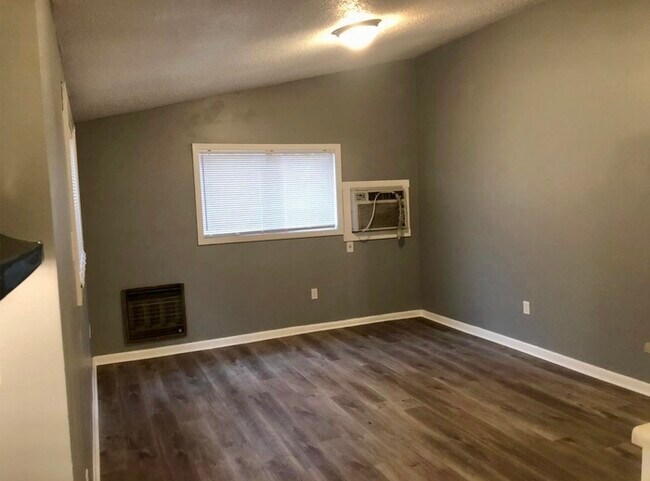 Building Photo - Great House For Rent!