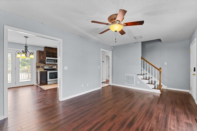 Foto del edificio - Welcome to your Perfect Home:  3BD, Hardwo...