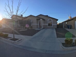 Building Photo - 3329 Scarlet Point Dr