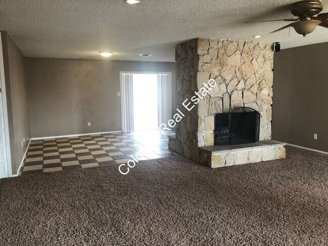 Building Photo - Spacious 3 bed 2 bath house for rent in a ...