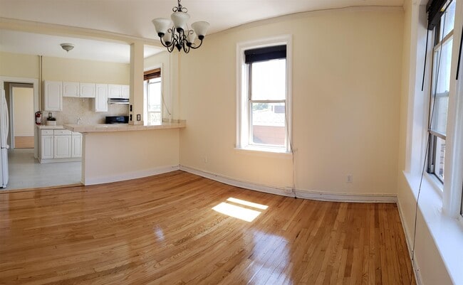 Building Photo - 34 74th St