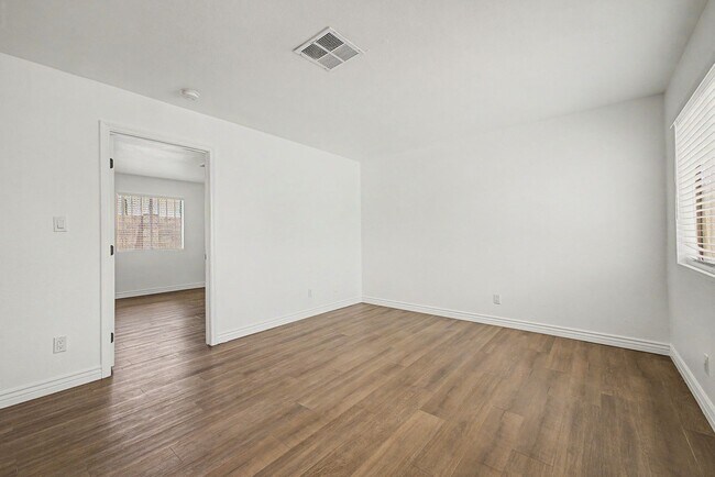 Foto del edificio - 1 BEDROOM UNIT IN PRIME PHOENIX LOCATION / MOVE IN SPECIAL - Two Weeks Free Rent