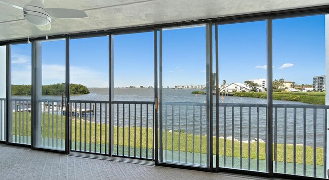 Foto del edificio - 200 S Banana River Blvd