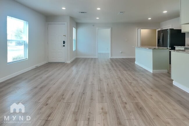 Building Photo - 11427 Broadmoor Dr