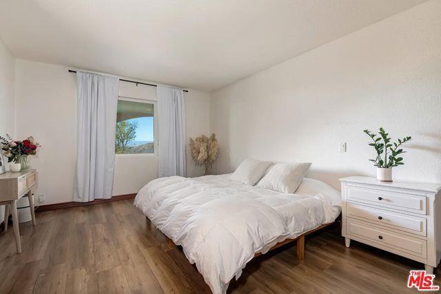 Foto principal - 10827 Pacific View Dr