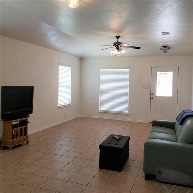 Building Photo - 12616 Timber Heights Dr