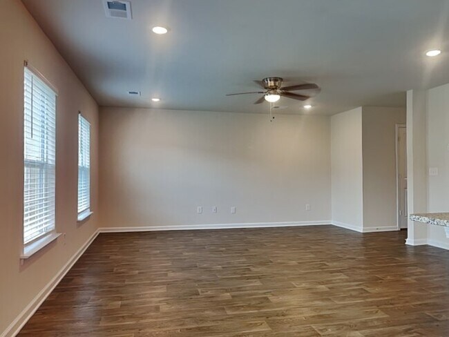 Building Photo - 1635 Commendable Ct
