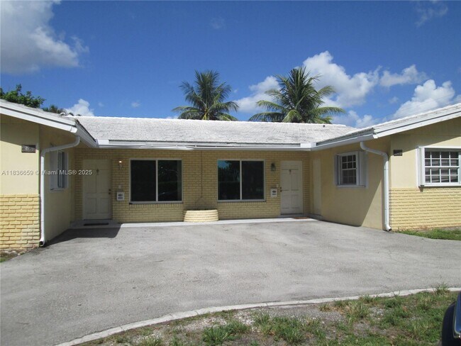Foto del edificio - 4831 Bayview Dr