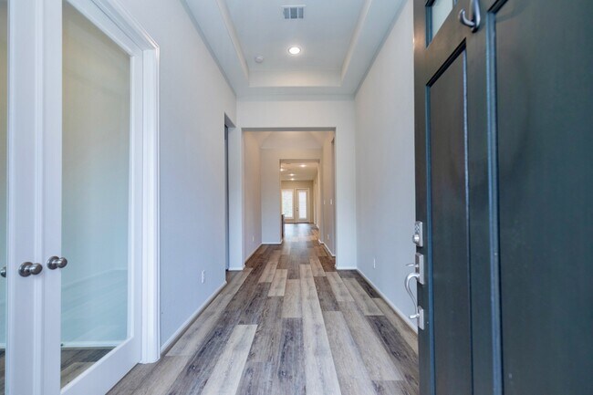 Building Photo - 30103 Aralia Dr