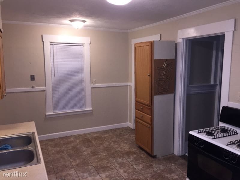 4074 Skiff St, Kirtland, OH 44094 Room for Rent in Kirtland, OH