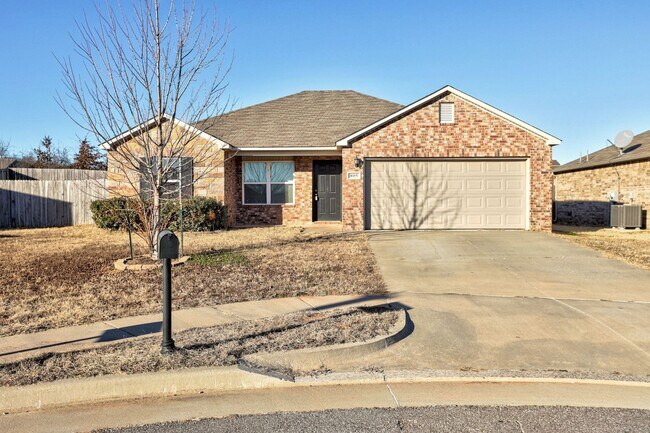 Building Photo - 3 Bed 2 Bath with Open Floor Plan in MWC