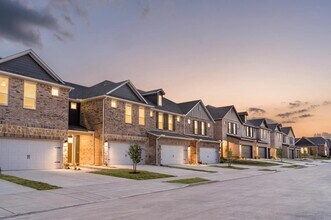 Building Photo - Amavi Celina