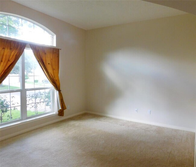 Foto del edificio - 514 Taskwood Dr