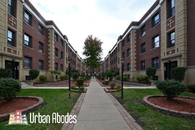 Foto principal - 822 W Waveland Ave