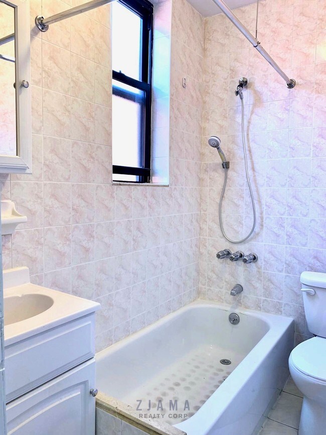 Foto del edificio - 6612 13th Ave