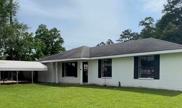 Building Photo - 207 Dogwood Dr