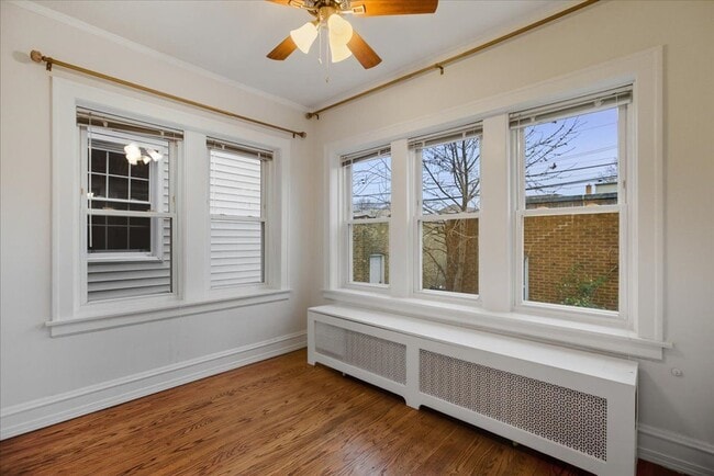 Foto del edificio - 5412 W Berteau Ave