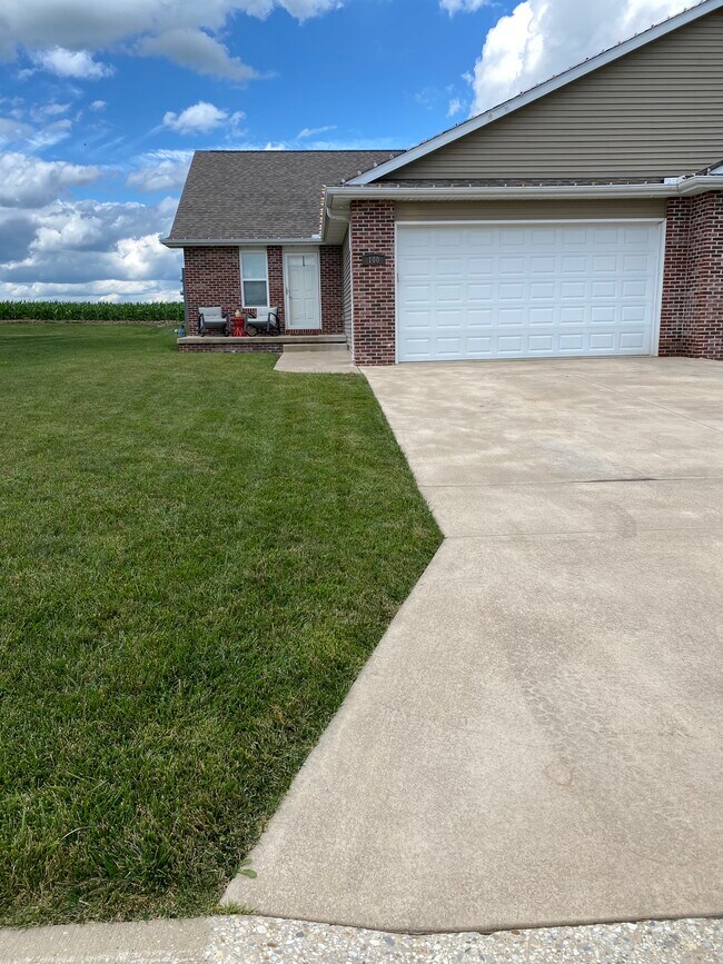 Building Photo - 100 Scenic Drive