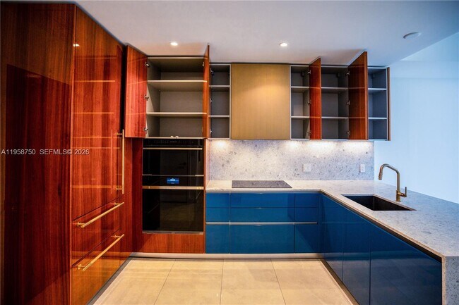 Building Photo - 2678 Tigertail Ave