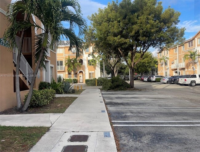Foto del edificio - 6115 NW 186th St