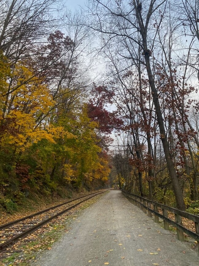 Building Photo - Cozy & Quiet Home in Glen Rock