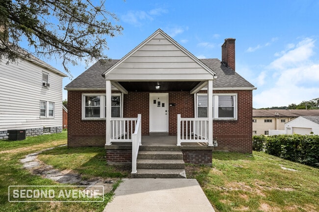 Building Photo - 1721 VanBuren St