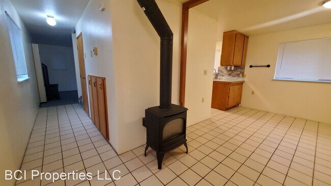 Foto del edificio - 2 br, 1 bath House - 5246 Yearley Dr NE