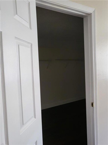 Building Photo - 3310 Ole Miss Dr