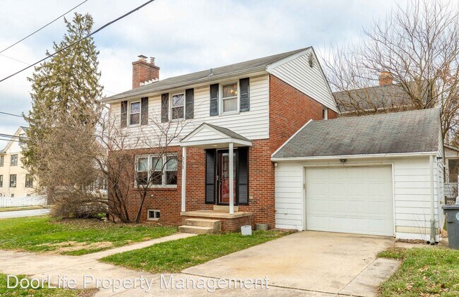 Building Photo - 3 br, 1 bath House - 338 Highland Ave