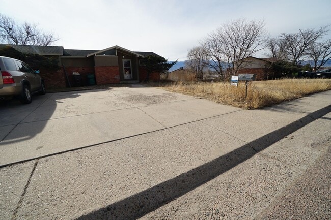 Photo - 6727 Dale Rd Townhome