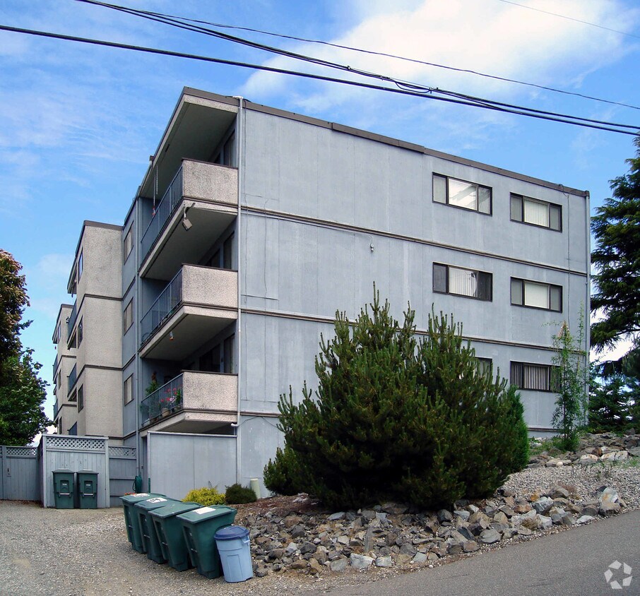 Building Photo - 960 5th Ave S