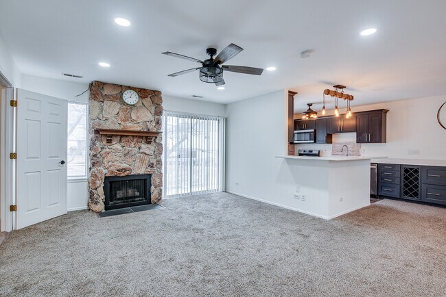 Building Photo - 340 Springlake Ln