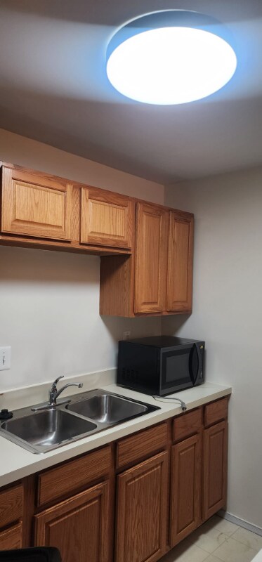 Building Photo - 5546 Karen Elaine Dr