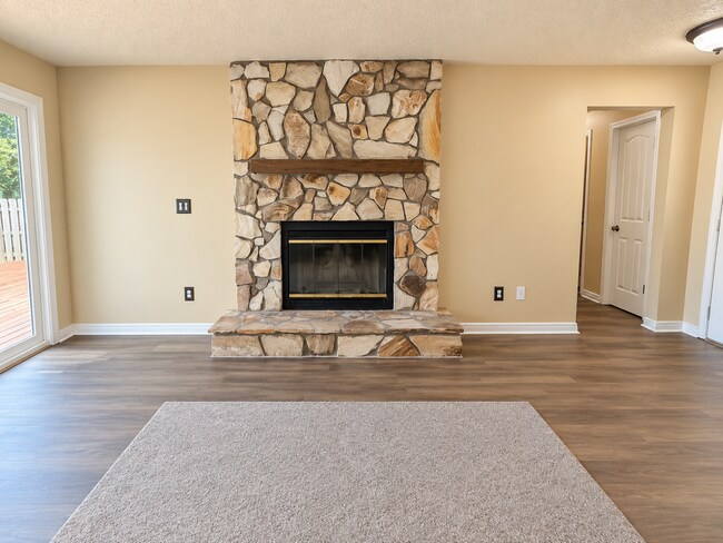 Foto del edificio - 3022 Blue Pine Ln