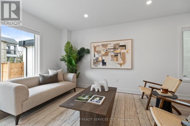 Building Photo - 34 Poplar Ave