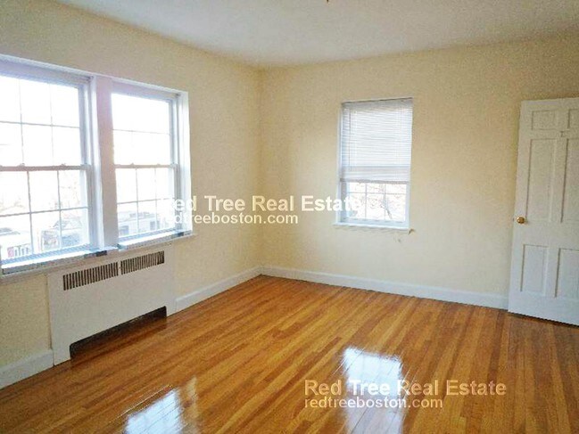 Building Photo - 1129 Beacon St