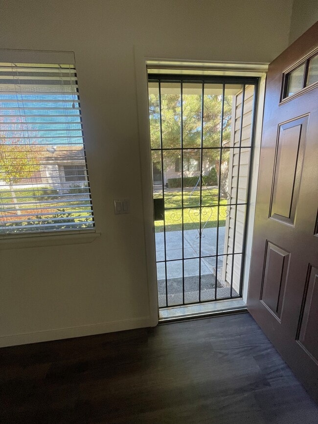 Building Photo - 309 Rim Rock Cir