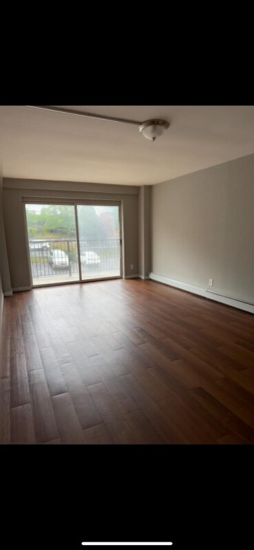 Building Photo - 120 Hillside Ave